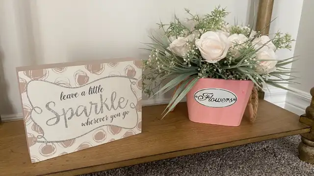 Room Decorations (Wooden Vase, Flowers, Wooden Art Block) in Home Décor & Accents in Ottawa - Image 3