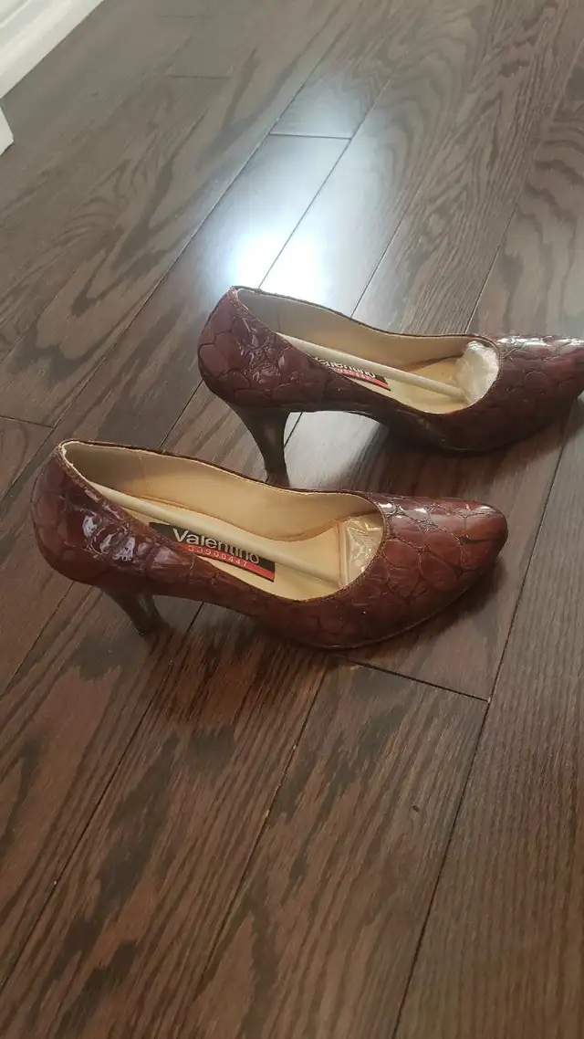 Valentino Ladies Shoes in Women's - Shoes in Markham / York Region - Image 3