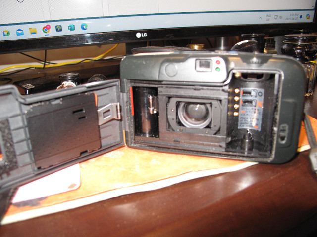 Small portable Camera in Cameras & Camcorders in Kamloops - Image 2
