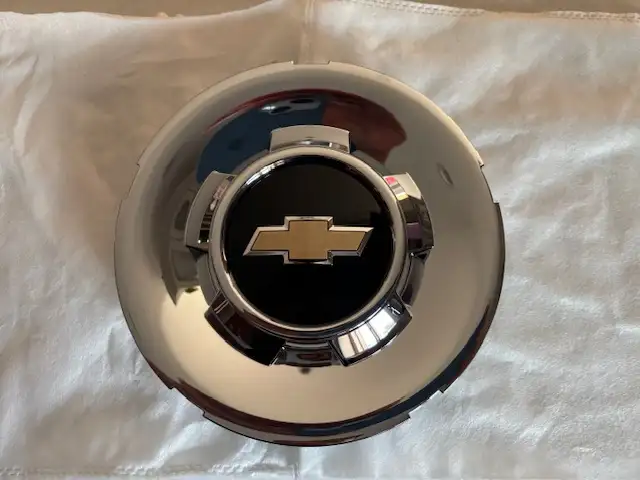 New Chevy Silverado Center Hub Caps in Tires & Rims in St. Catharines - Image 2