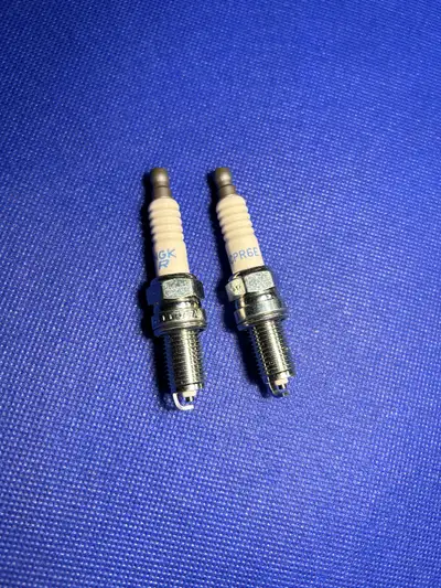 Plugs were acquired for my Nissan (Daihatsu) 6HP 4-stroke motor, never used. 2pcs. Brand NGK, model...