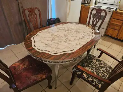 Table de cuisine vintage avec chaises, View more