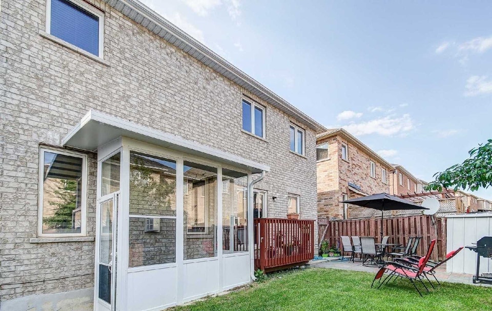 4 bedroom detached unfurnished house for rent immediately 2