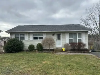 Room Available for Working Professional! I am seeking a 4th roommate to join our household. 57 Polar...