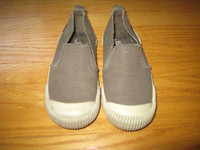 Boys Size 8 Slip On Shoes