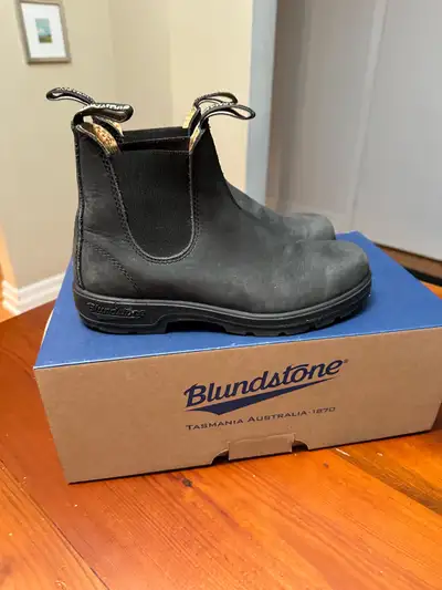 Women’s Blundstone 587 Rustic Black Boot, View more