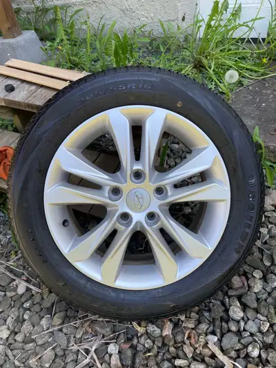 Hyundai Elantra Wheels & Tires 4 x 205 /55/16 5x114 Open to offers