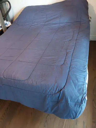 Douillette bleu marine pour lit simple, View more