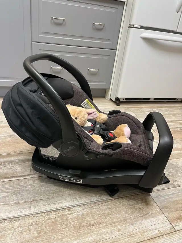 Infant car seat in Strollers, Carriers & Car Seats in City of Toronto - Image 3
