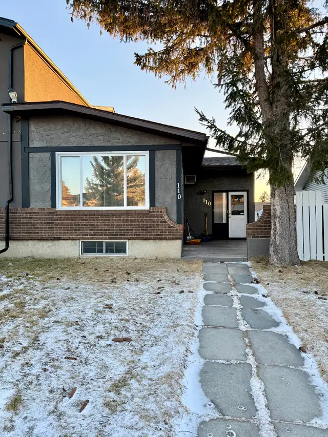 3 Bedroom Main Floor Near Rundle Train Station & Sunridge Mall