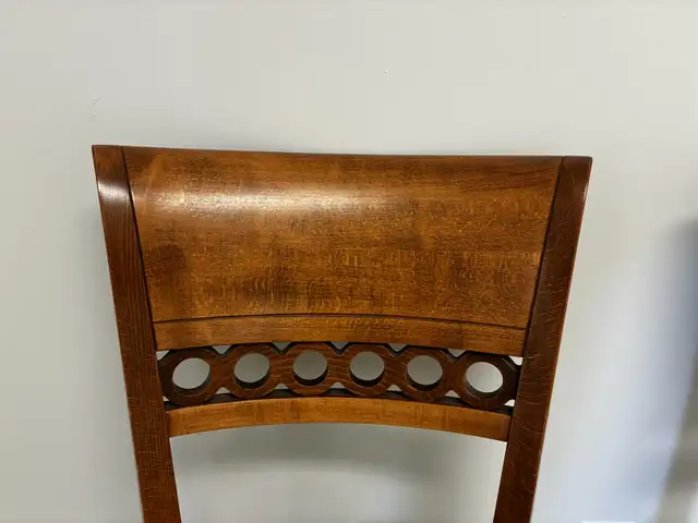 4 Dining Chairs - Solid Wood - Vintage Design in Dining Tables & Sets in City of Toronto - Image 4