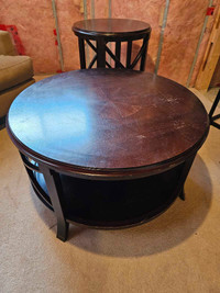 Bombay company Coffee table with one side table