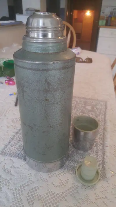 STANLEY 2Qt. ALLADIN UNBREAKABLE THERMOS. $29