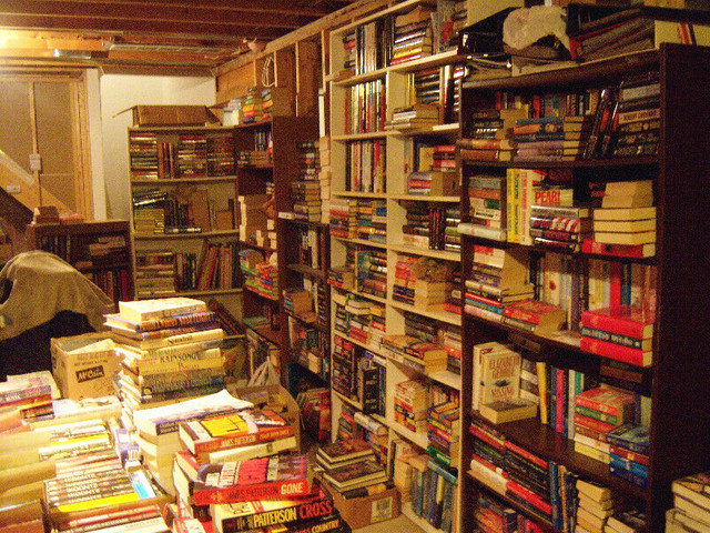 HUNDREDS OF PAPERBACK BOOKS in Fiction in Kingston - Image 3