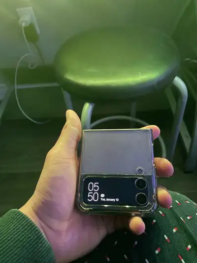 Samsung Galaxy Z-Flip 4 (2022 model phone), View more