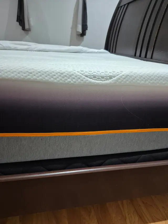 Lit QUEEN avec matelas, sommier et base in Beds & Mattresses in Laval / North Shore - Image 7