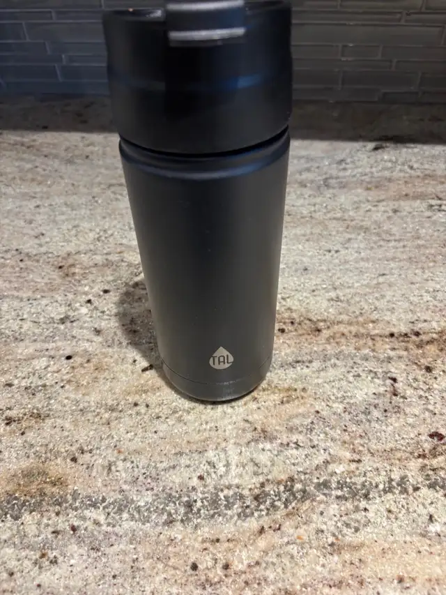 TAL Travel Mug in Kitchen & Dining Wares in Ottawa - Image 2