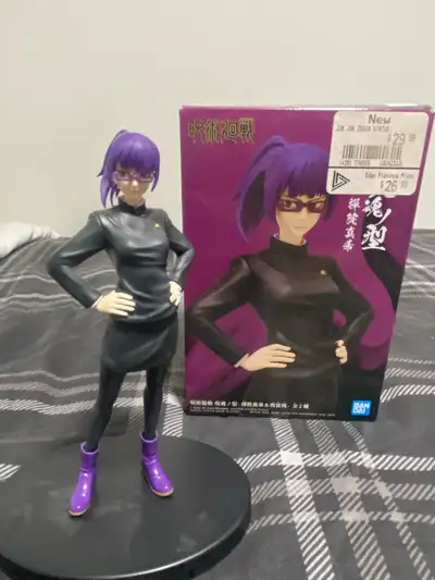 Maki Zenin figure from Jujutsu Kaisen manga Selling this so I can free up space in my collection, it...
