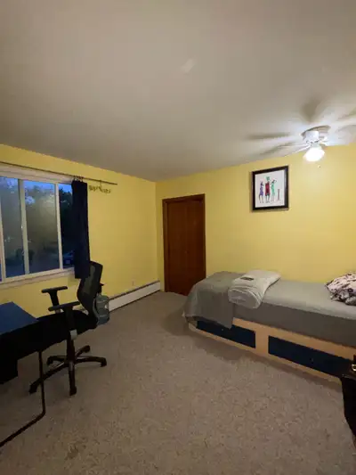 Room for Rent – November 1st Hi everyone! Private room for rent in a 3-bedroom apartment, available...