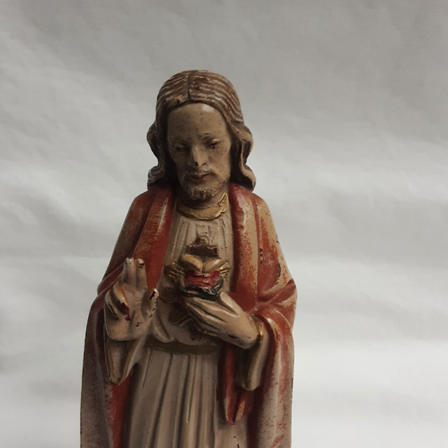 Vintage Sacred Heart Jesus Statue, Toriart Italy Olive wood base in Arts & Collectibles in Calgary - Image 2