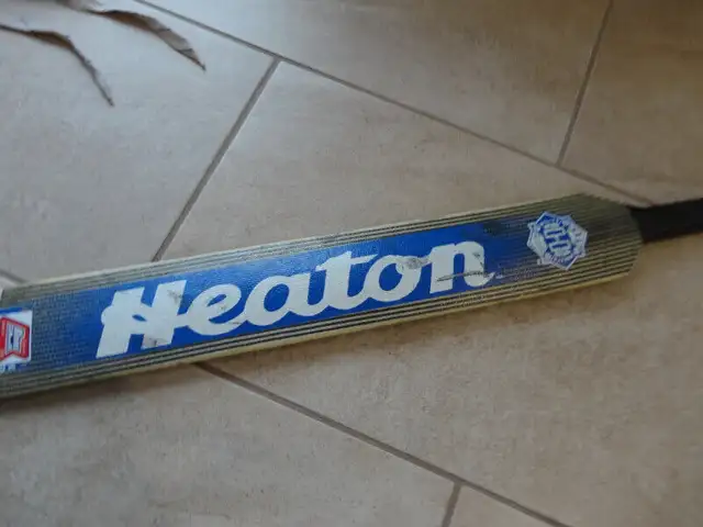 Adult Hockey Equipment  Youth Large Hockey Pants, Goalie Stick in Hockey in Kitchener / Waterloo - Image 8