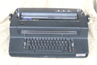 VINTAGE 1977 IBM 670X CORRECTING SELECTRIC TYPEWRITER WORKING