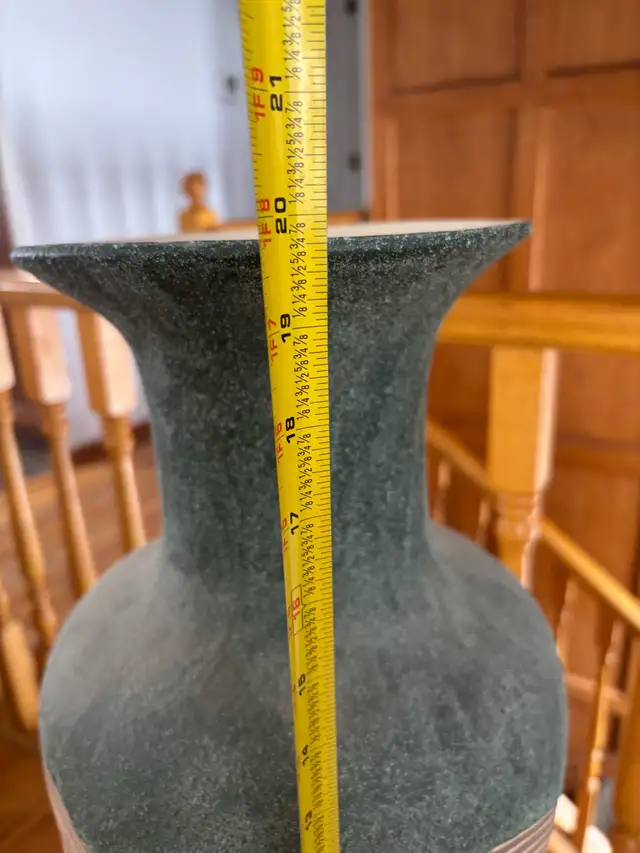 20” Large Decorative Ceramic Floor Vase in Home Décor & Accents in Calgary - Image 5