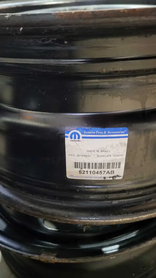 Ram 1500 17" rims in Tires & Rims in Bedford - Image 3