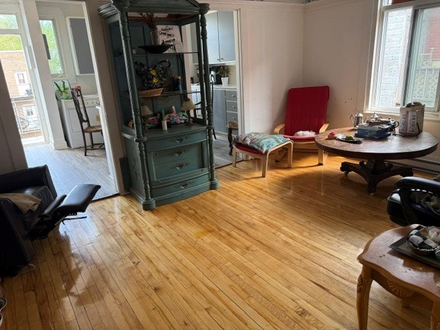 5 1\2 à louer, St-Clément, libre, 15 Août, 1560$, 514-924-7063 — photo 1