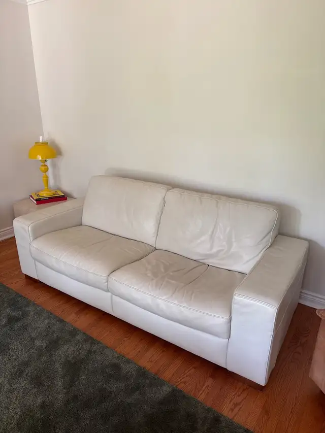 Natuzzi White Leather Couch  in Couches & Futons in Oakville / Halton Region - Image 2