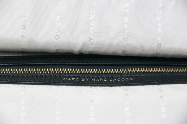 Marc Jacobs Scofty handbag in Women's - Bags & Wallets in Gatineau - Image 4