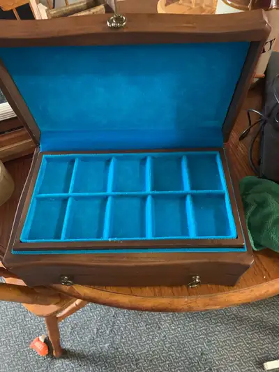 felt lined jewelry box, View more