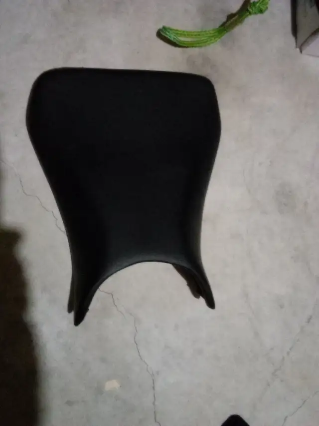 2003 2004 2005 Yamaha R6 R-6 Yzfr 600 Parts Rectifier Front Seat in Motorcycle Parts & Accessories in Hamilton - Image 2