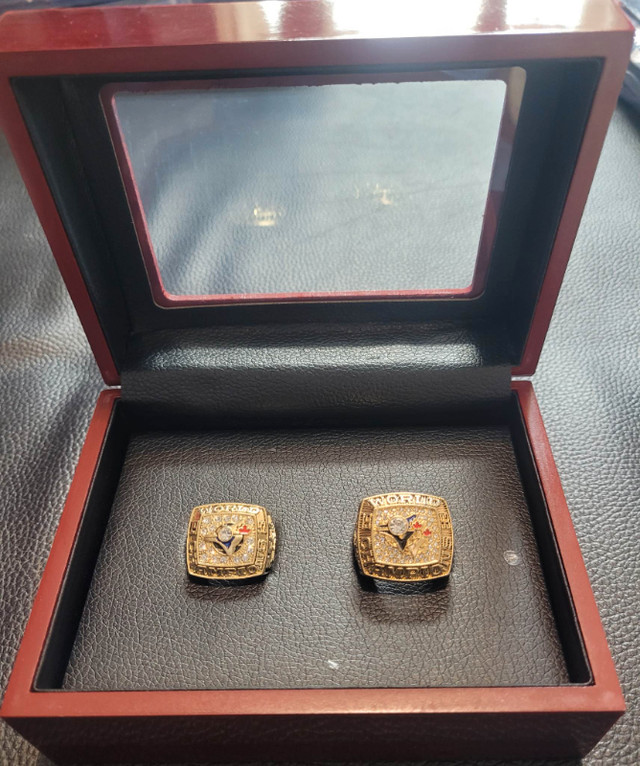 David Ortiz Boston Red Sox World Series Rings With Display Case in Other in Moncton - Image 4