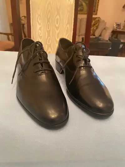 Pierre Cardin black leather dress shoes size 9 