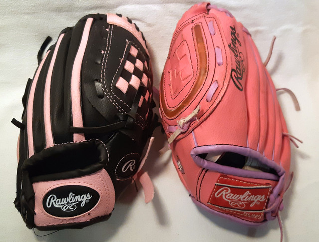 Kids Baseball Gloves - 3 Different - All Rawlings in Baseball & Softball in Hamilton - Image 4