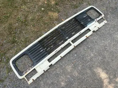 1971-1977 Chevy Van Grille G10, G20, G30. Good shape, not rusty/rotten, original patina. Great for b...