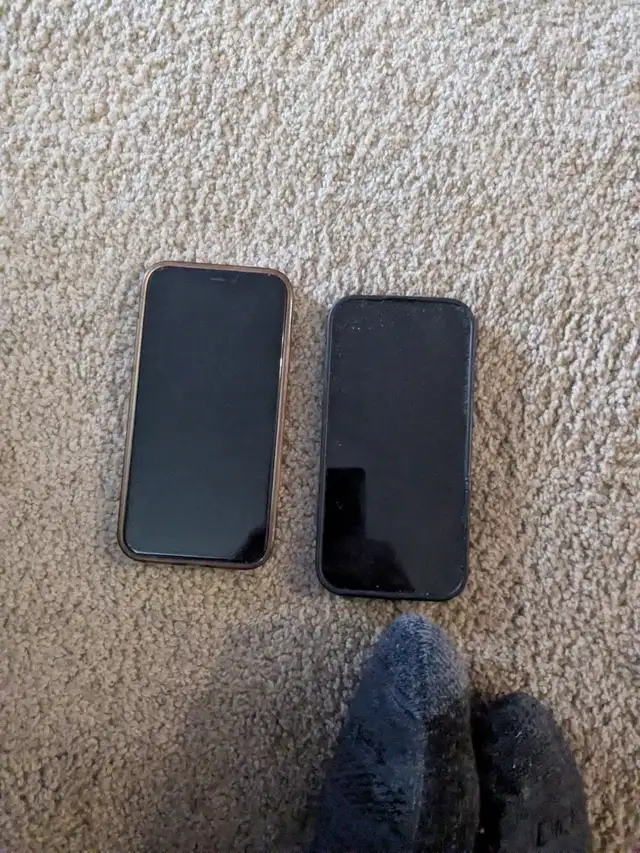 Title: Apple iPhone 11 (64GB) + iPhone 15 (Parts/Repair) in Cell Phones in Regina - Image 3