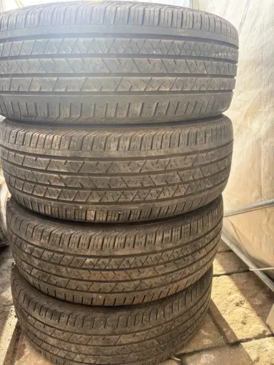 4 pneus d’été 235 55 19 de marque continental encore bon