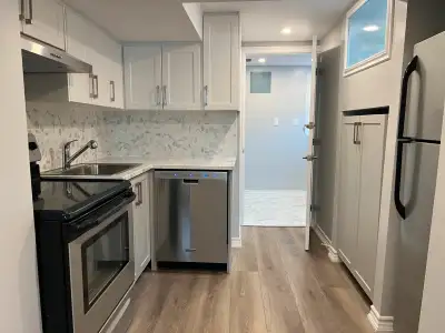 1 BEDROOM 1 BATH 1 PARKING FULLY RENOVATED.