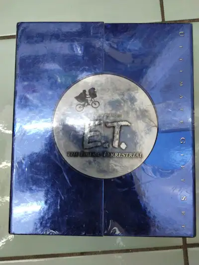 E.T. The Extra-Terrestrial Ultimate Gift Set BNIB For the first time ever, one of the most beloved m...