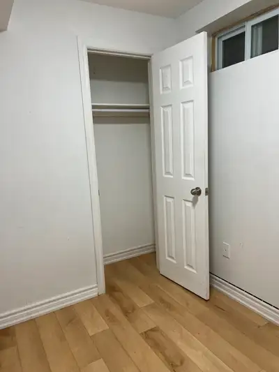 BASEMENT ROOM FOR RENT (SEPARATE )