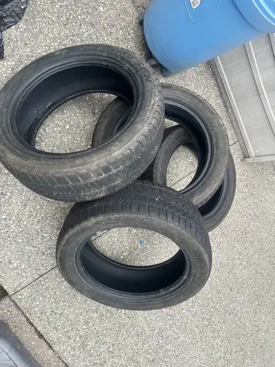 Tires in brand new condition 235 50r18