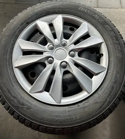 Off a Hyundai Sonata Tire Size: 215/60R16 Center Bore / Hub Bore: 67.1 mm Bolt Pattern (PCD): 5x114....