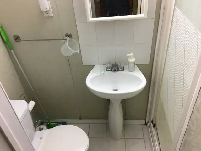 Bachelor basement studio @ Brchmnt-Sheppard near DVP/Fairview in Long Term Rentals in City of Toronto - Image 7