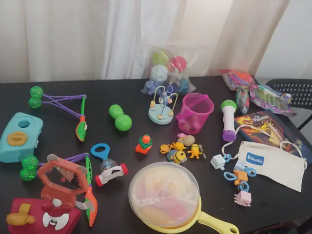 A lot to sales for kids ! in Toys in City of Montréal - Image 7