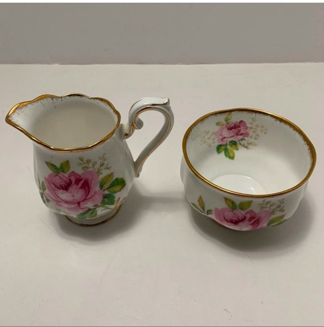 ROYAL ALBERT VINTAGE Cream and Sugar Set crown china England tea in Kitchen & Dining Wares in St. Catharines - Image 2