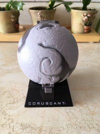 1999 STAR WARS PLANET CORUSCANT TOY 3 3/4"