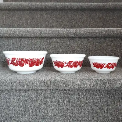 Ensemble de 3 bols vintage en milk glass Hazel Atlas fraises, View more