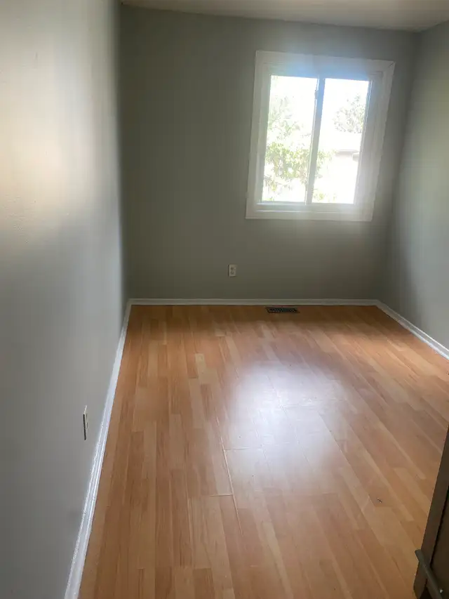 Private Room for rent In a 3 bedroom townhouse in Room Rentals & Roommates in Ottawa - Image 3